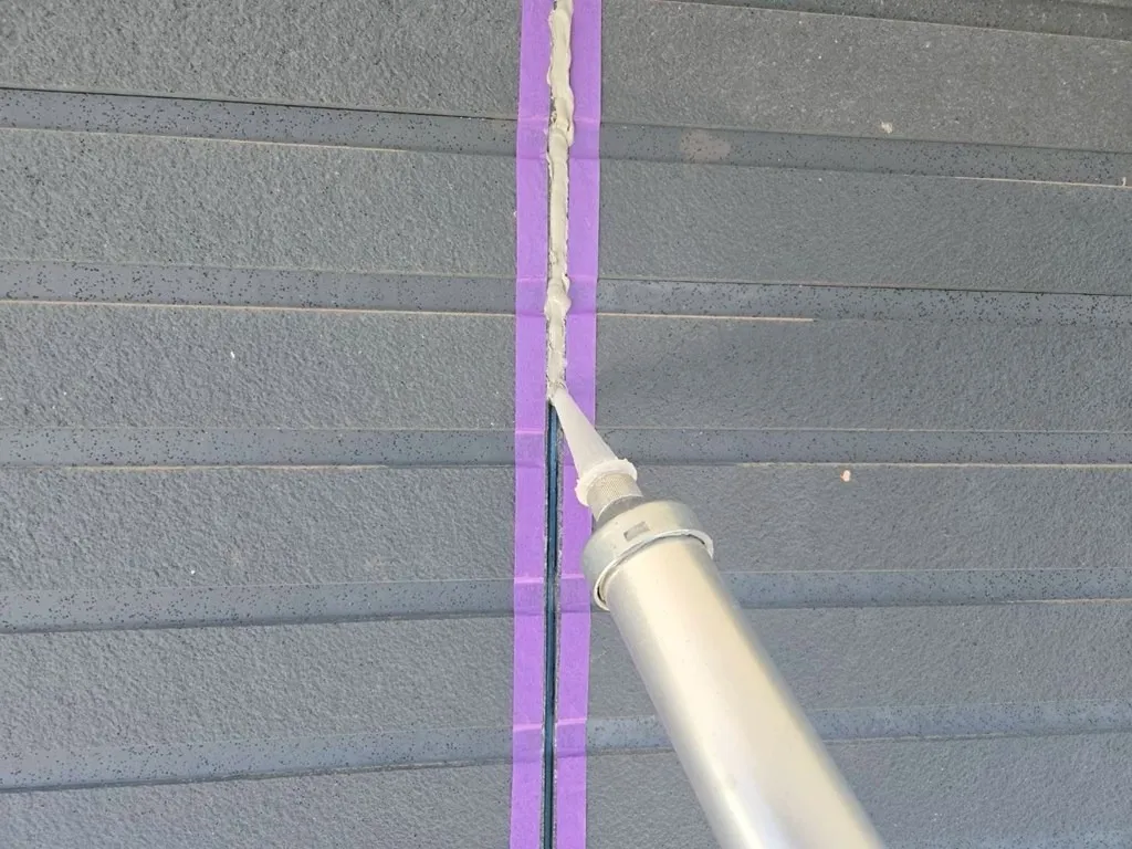 【熊本県 球磨郡 U様邸】シーリング養生・撤去・プライマー塗布・1面シーリング打ち